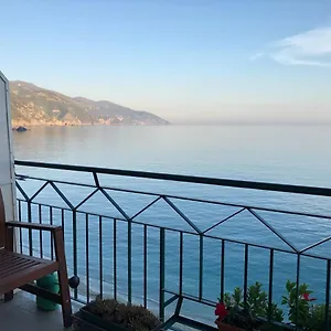 Bea's - The Window To The Sea - Seafront Monterosso al Mare